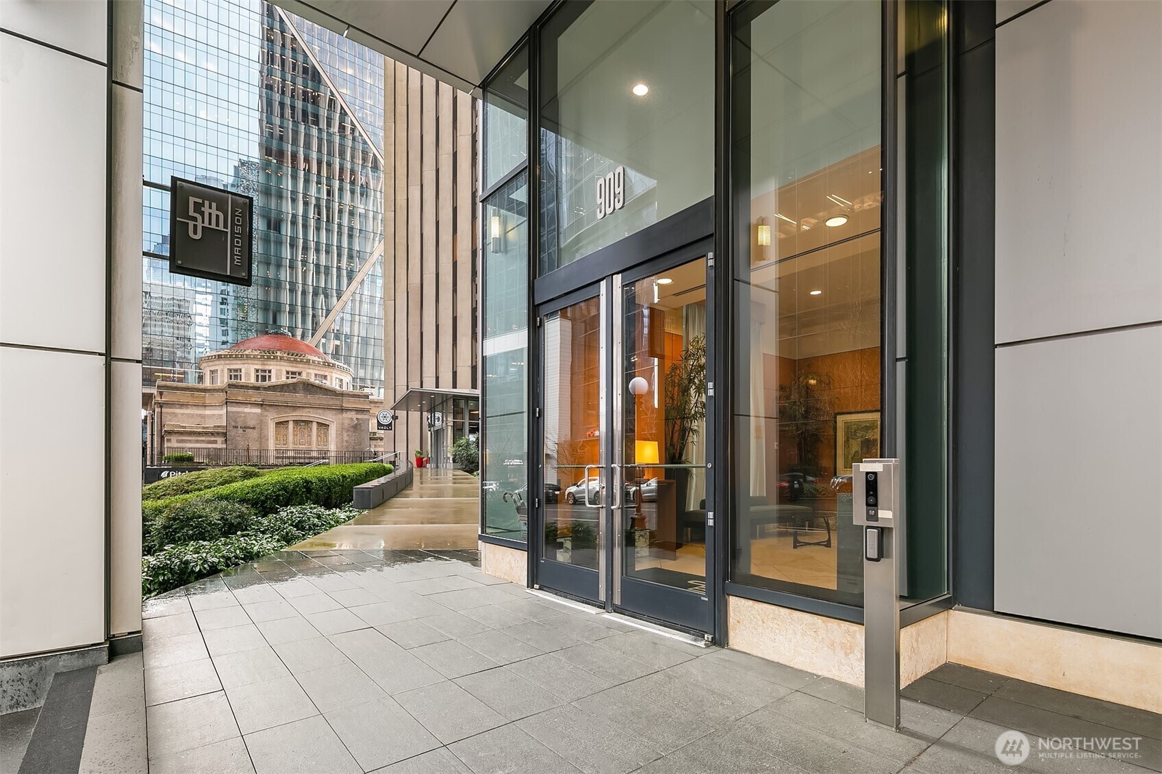 909  5th Avenue 402  Seattle WA 98104 photo