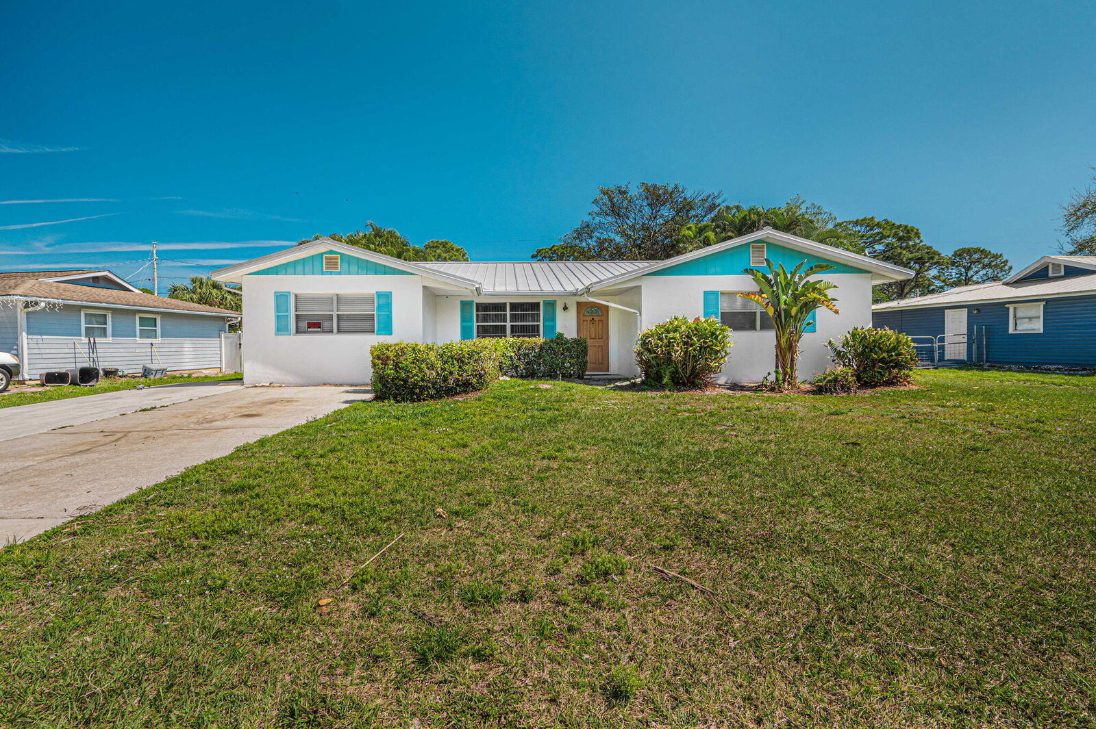 Property Photo: 4808 Sunset Boulevard FL 34982