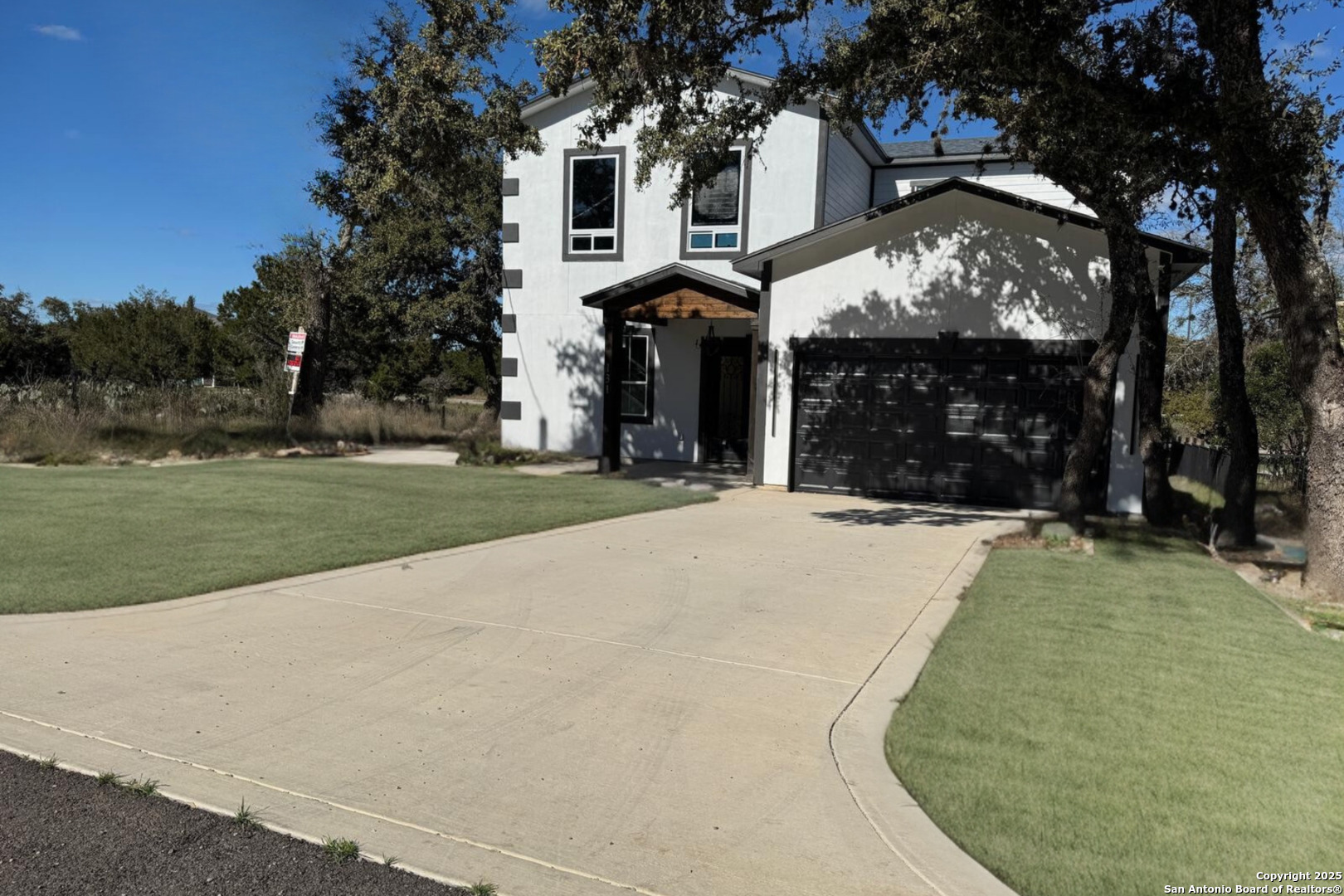 Property Photo: 131 Friendlywood Dr TX 78133
