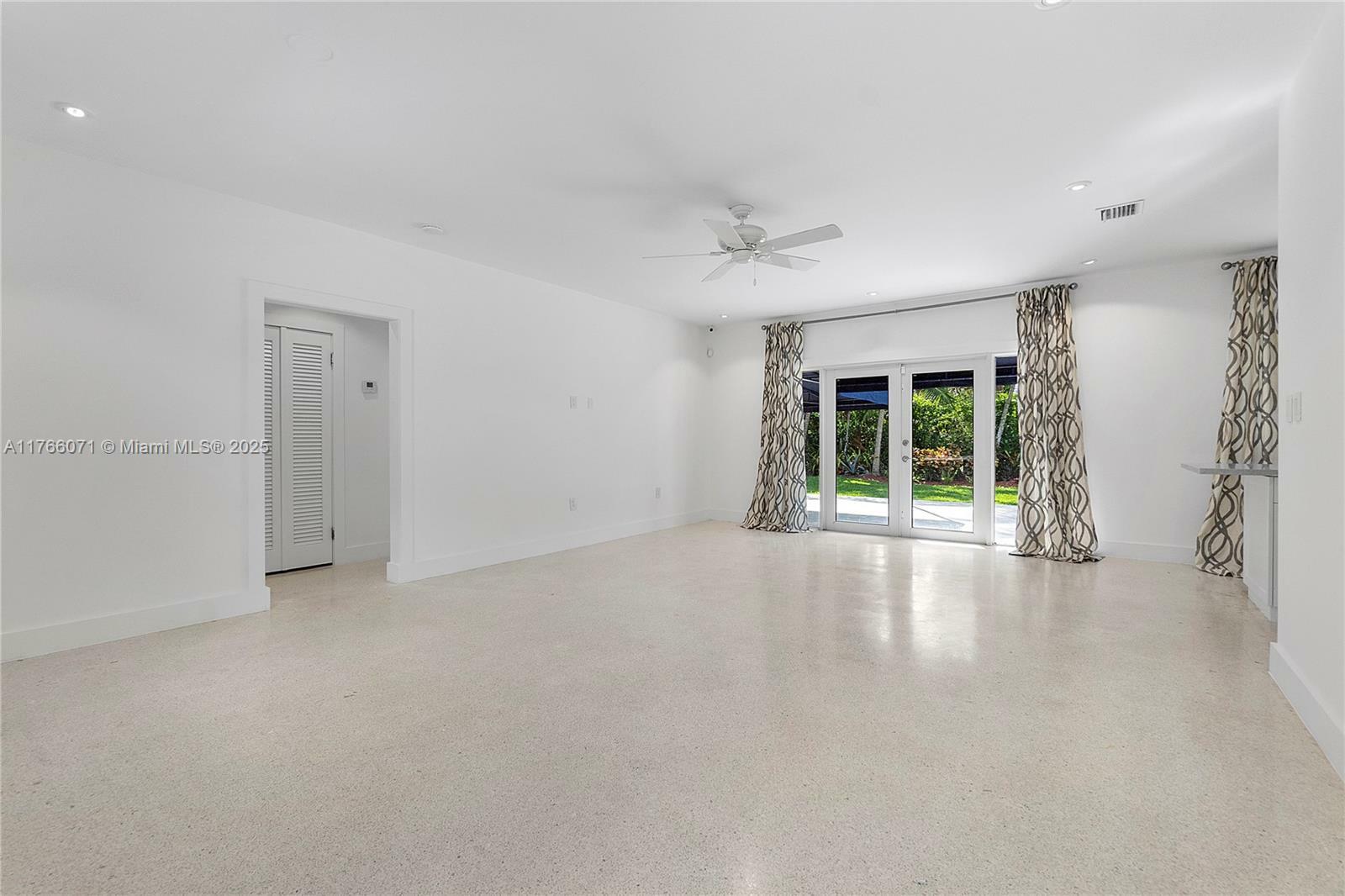 Property Photo: 6140 SW 78th St FL 33143