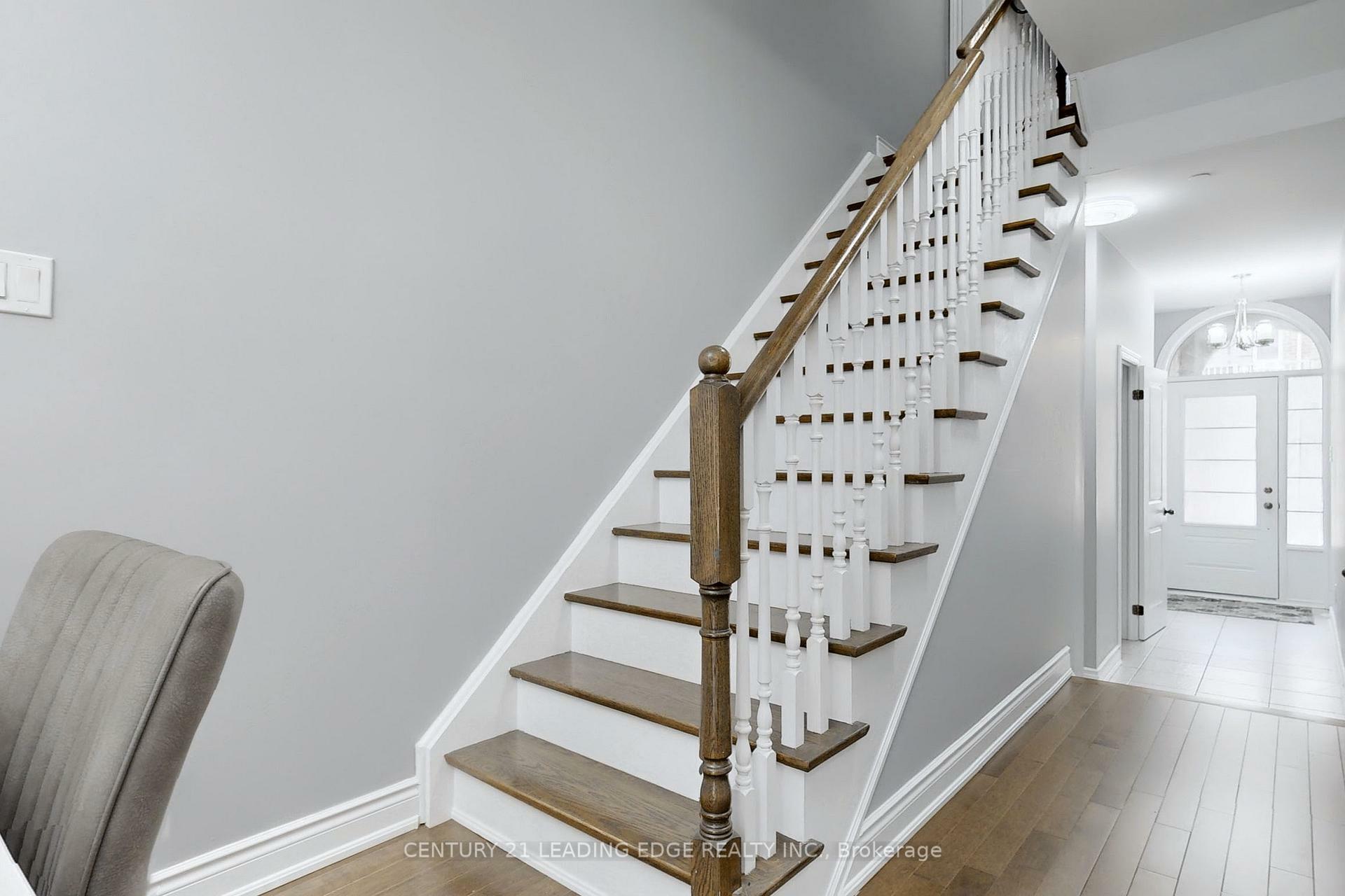 Property Photo: 1331 Major Mackenzie Drive W 134 ON L6A 4W4