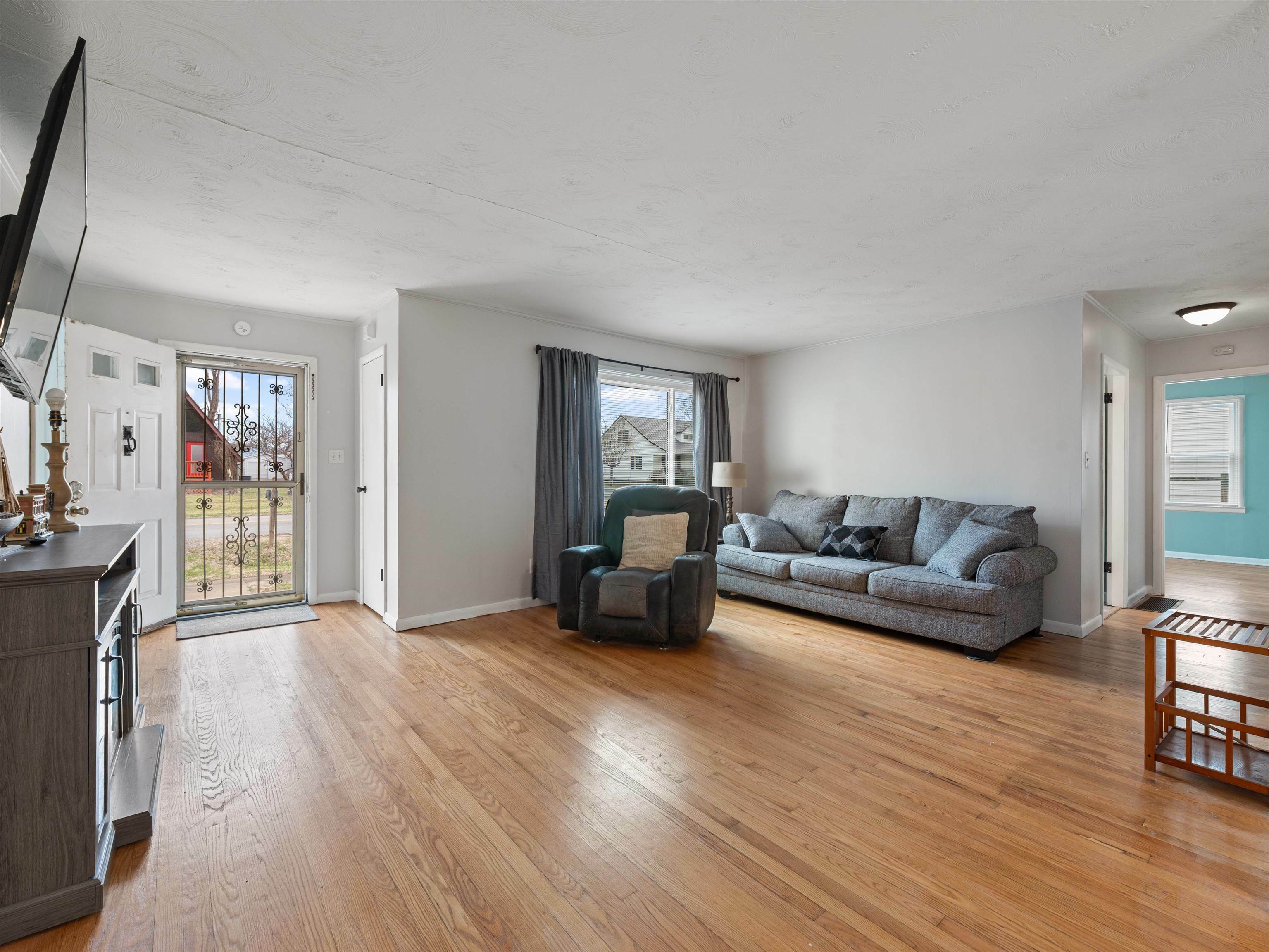 Property Photo:  2014 E Main Street  KY 41144 
