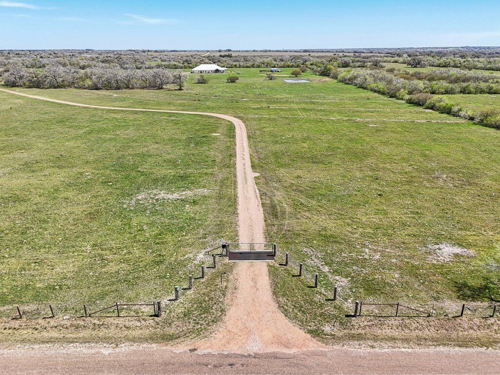 Property Photo: 491 Dornburg Road TX 77993