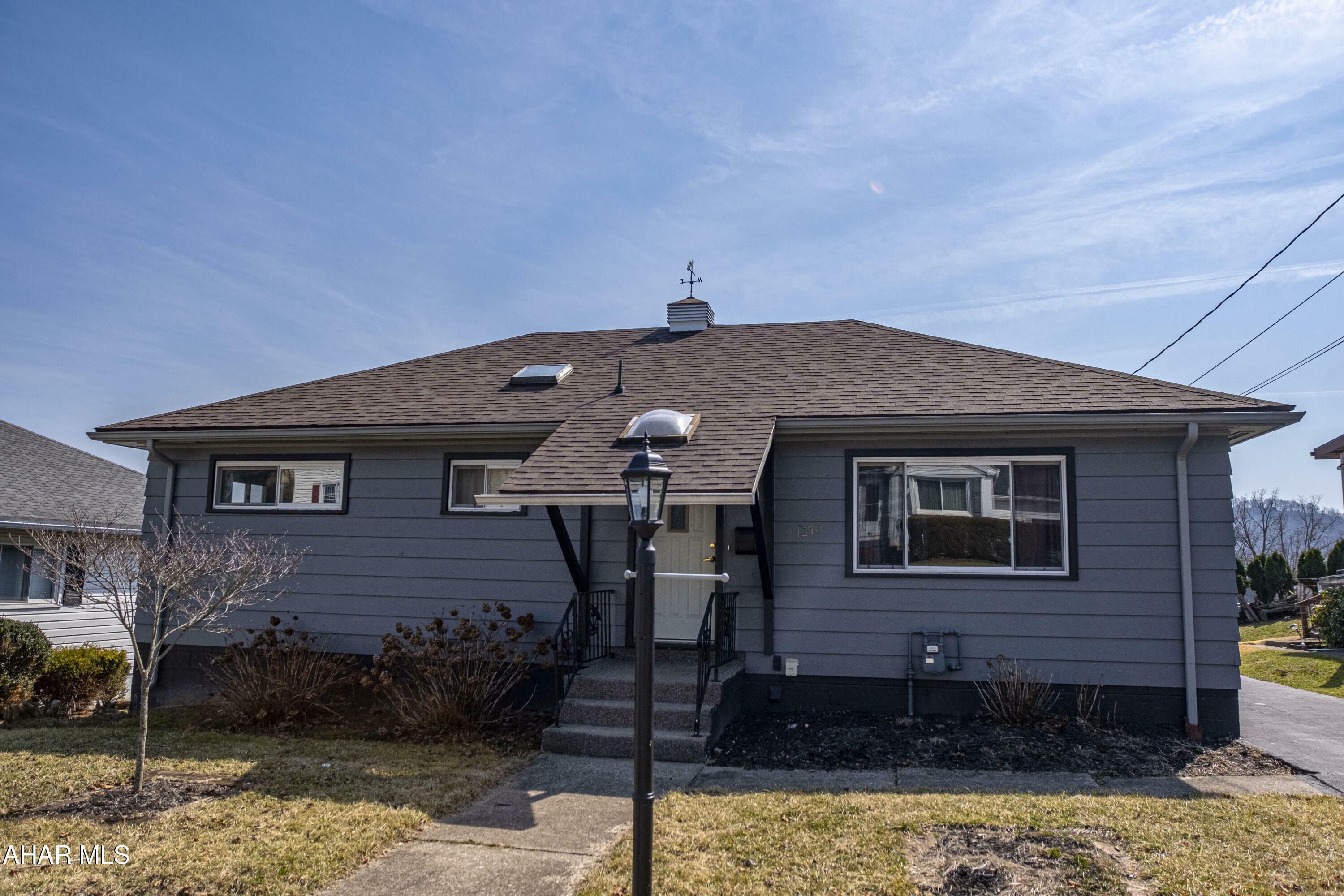 Property Photo: 1210 Pine Street PA 16648