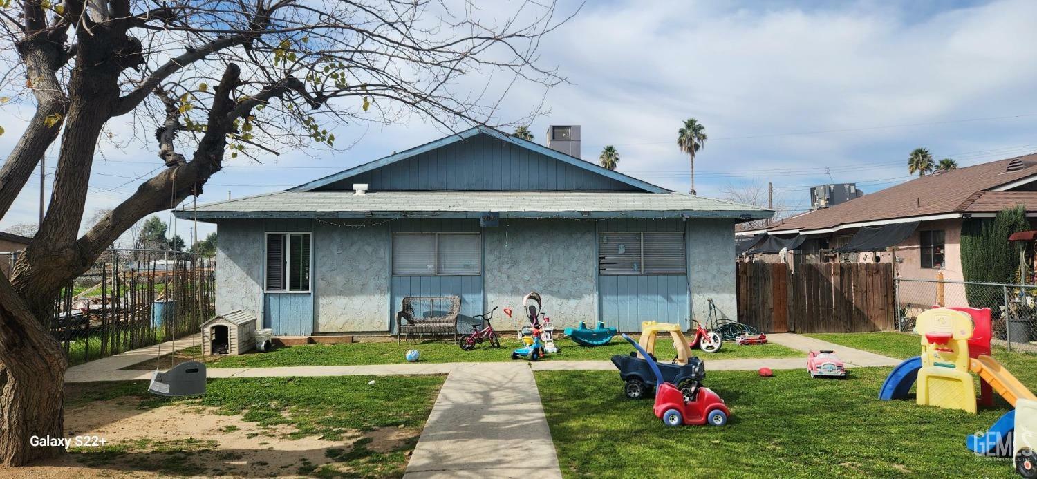Property Photo: 303 Fairfax Road A/B CA 93306