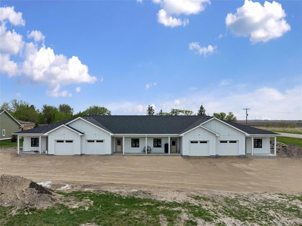 Property Photo: 3 Rue Danka Street MB R0A 1T0