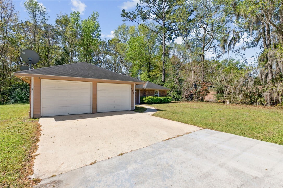 Property Photo: 165 W Holly Avenue GA 31548