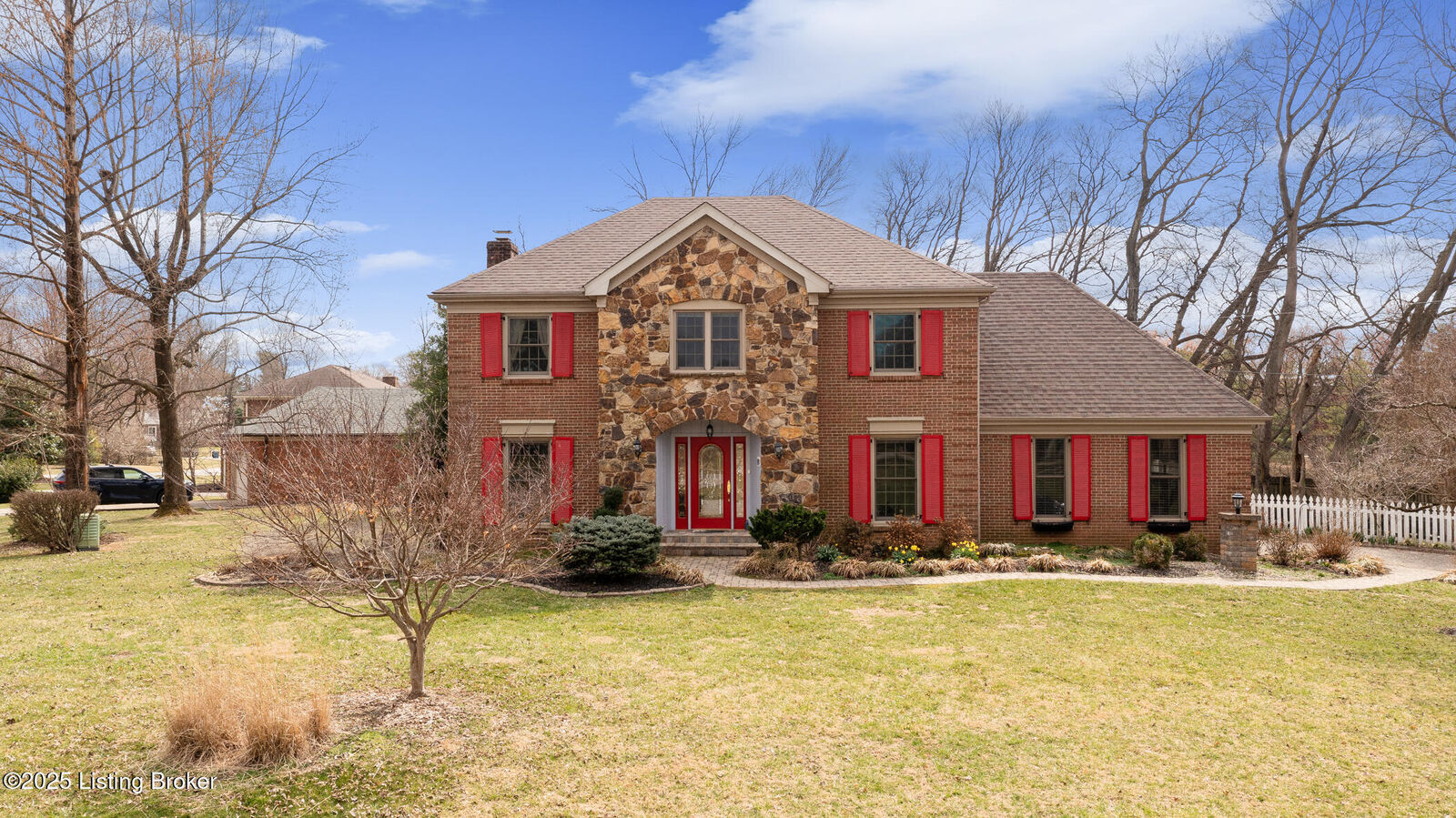 Property Photo:  501 Medina Way  KY 40223 