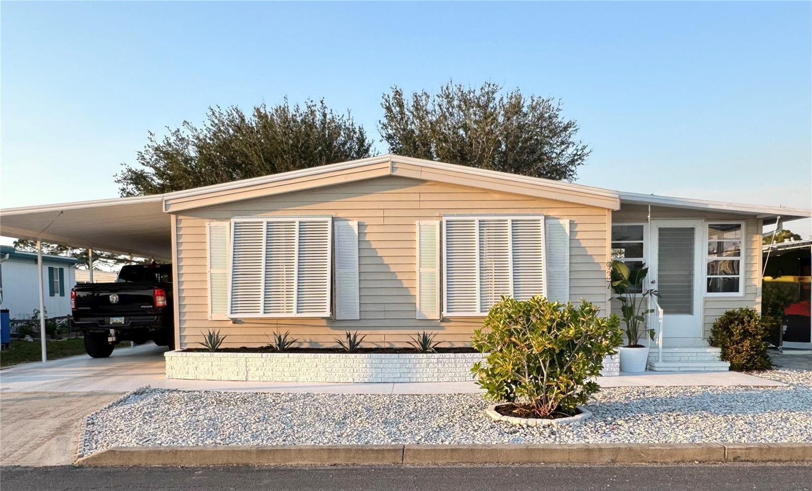 Property Photo:  937 Nettuno Drive  FL 34285 