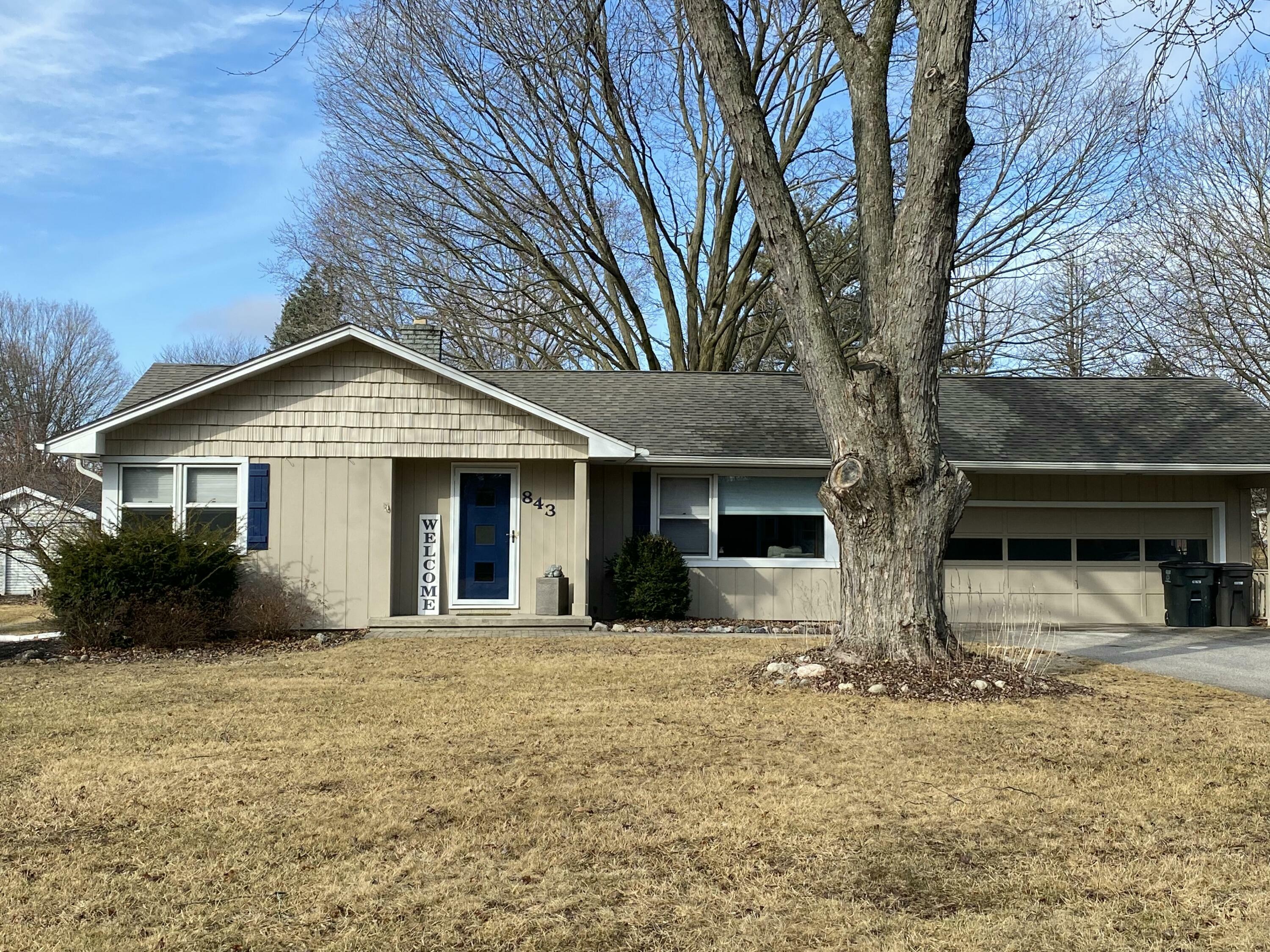 843 Wildwood Pl  Oconomowoc WI 53066 photo
