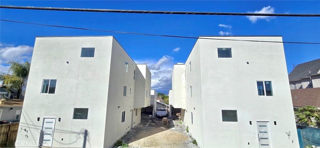 Property Photo: 2419 E 3rd Street CA 90033
