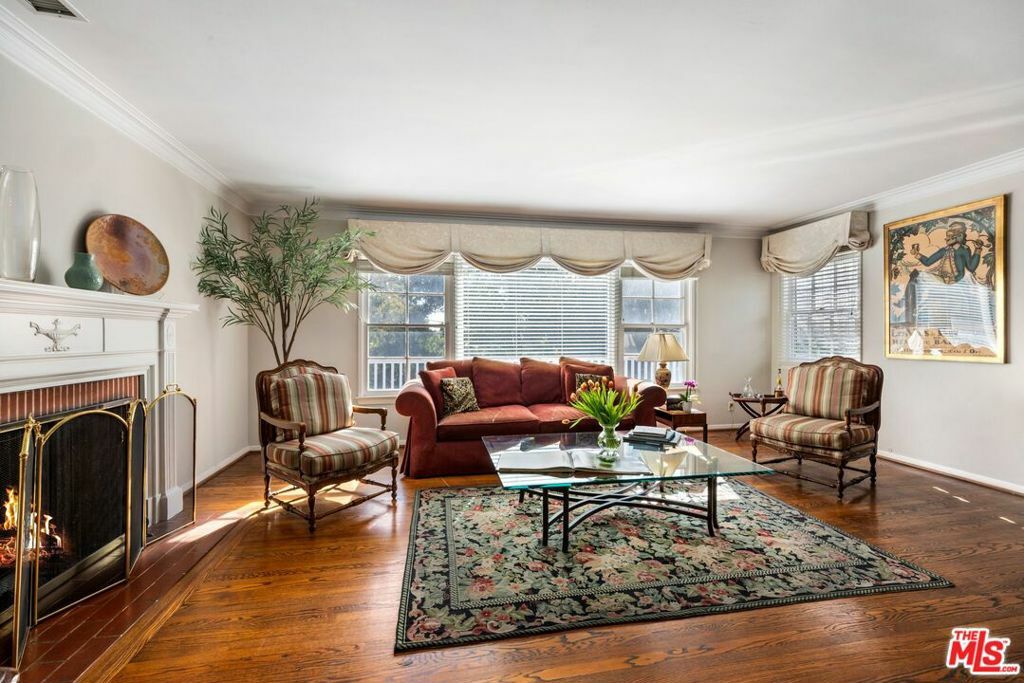 Property Photo: 432 N Bonhill Road CA 90049