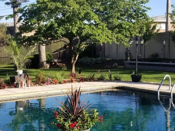 Property Photo: 10140 Pinehurst Drive MO 63114