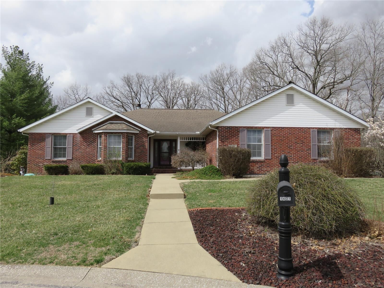 Property Photo: 1401 Ridge View Court IL 62298