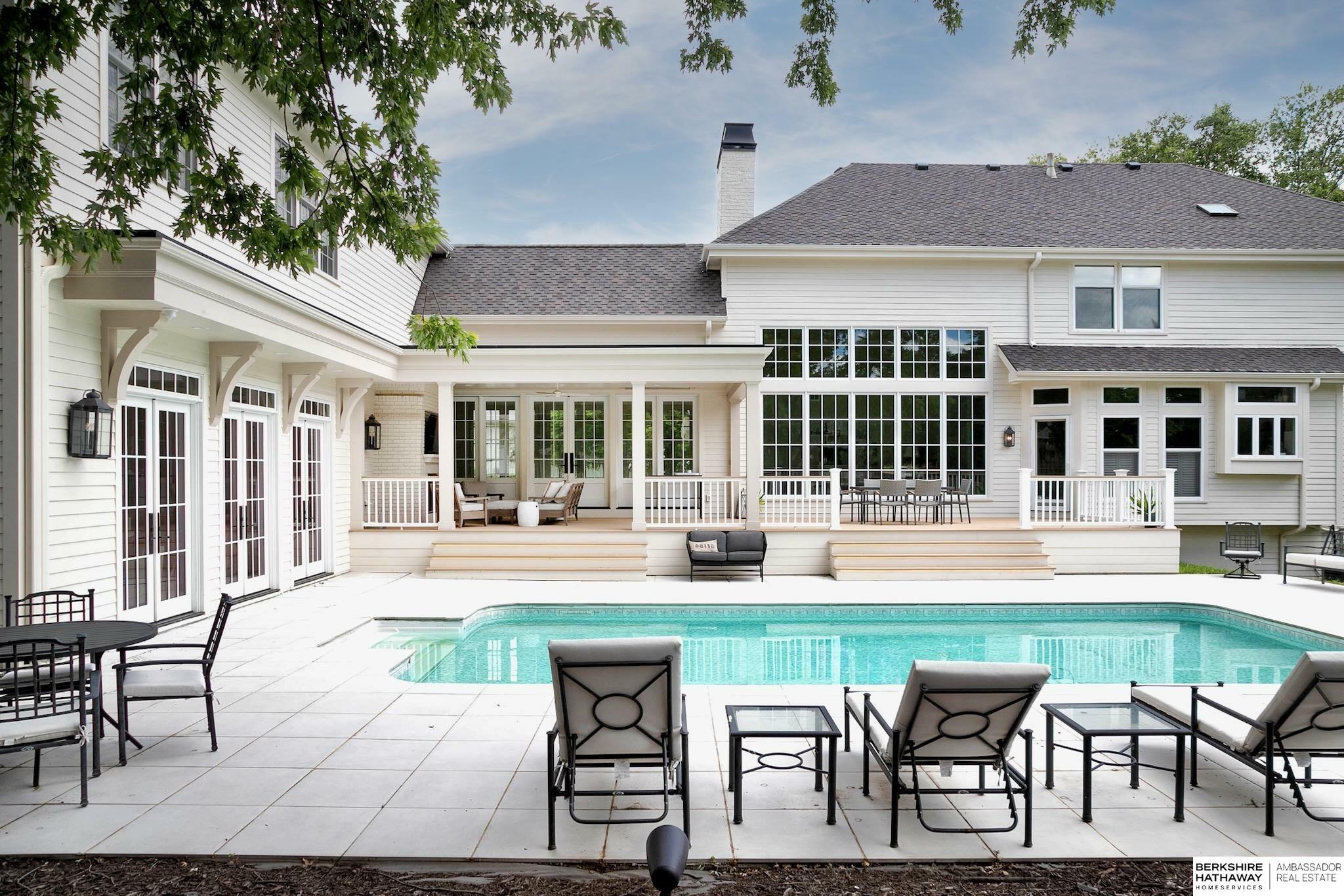 Property Photo: 15722 Burt Street NE 68118