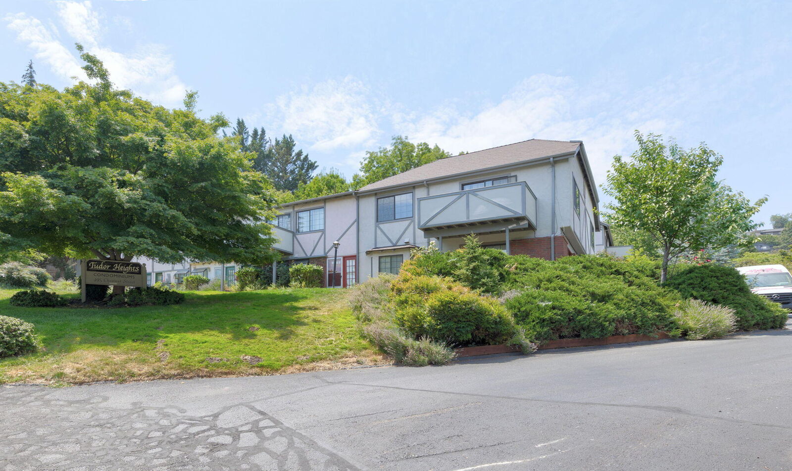 Property Photo: 495 Chestnut Street 1 OR 97520