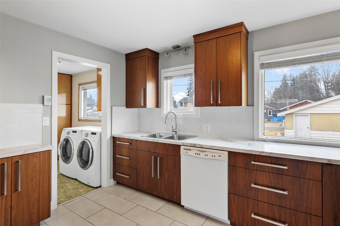 Property Photo: 815 Victoria Road BC V0E 2S0