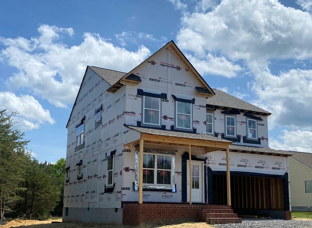 Property Photo: 100 Pine Ridge Ln VA 23901