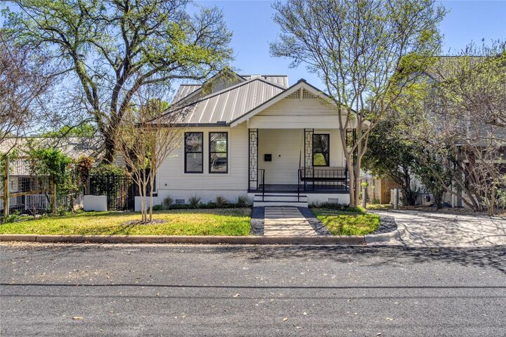 Property Photo: 717 Meriden Lane TX 78703
