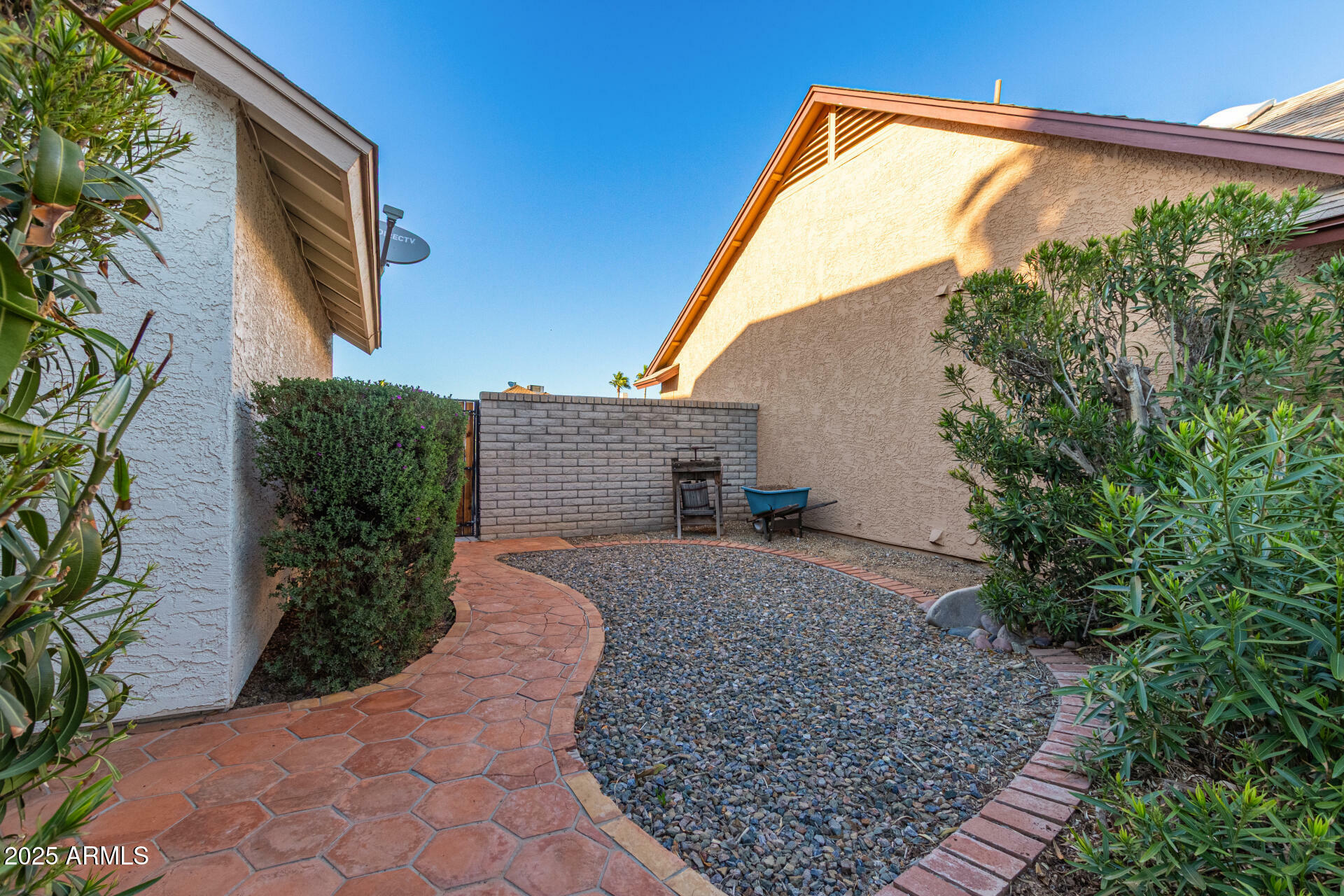 Property Photo: 1705 E Juanita Avenue AZ 85204