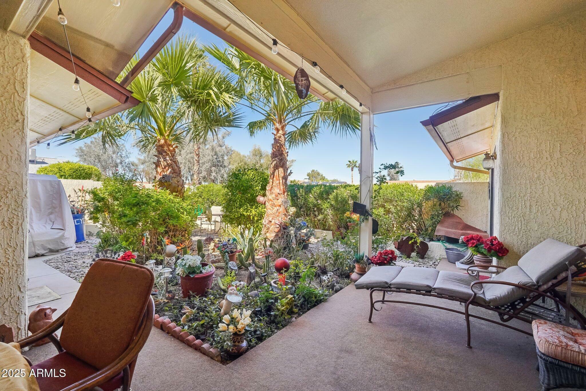 Property Photo: 18410 N Spanish Garden Drive AZ 85375