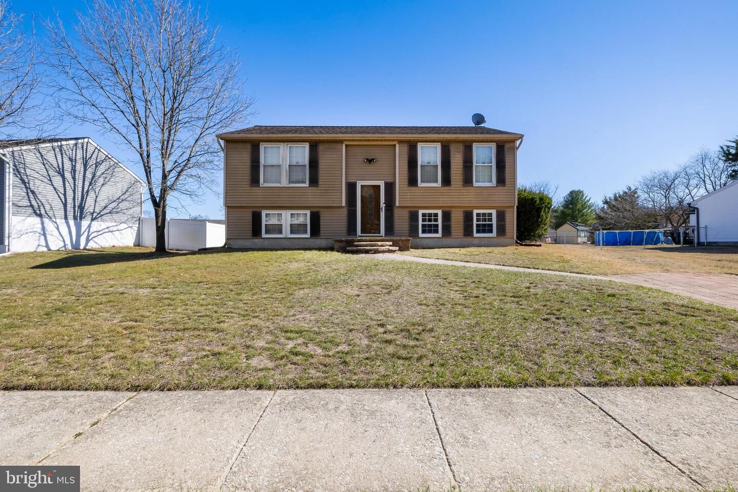 Property Photo:  26 Decatur Lane  NJ 08081 