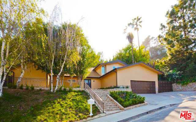 Property Photo: 10926 Alta View Dr CA 91604