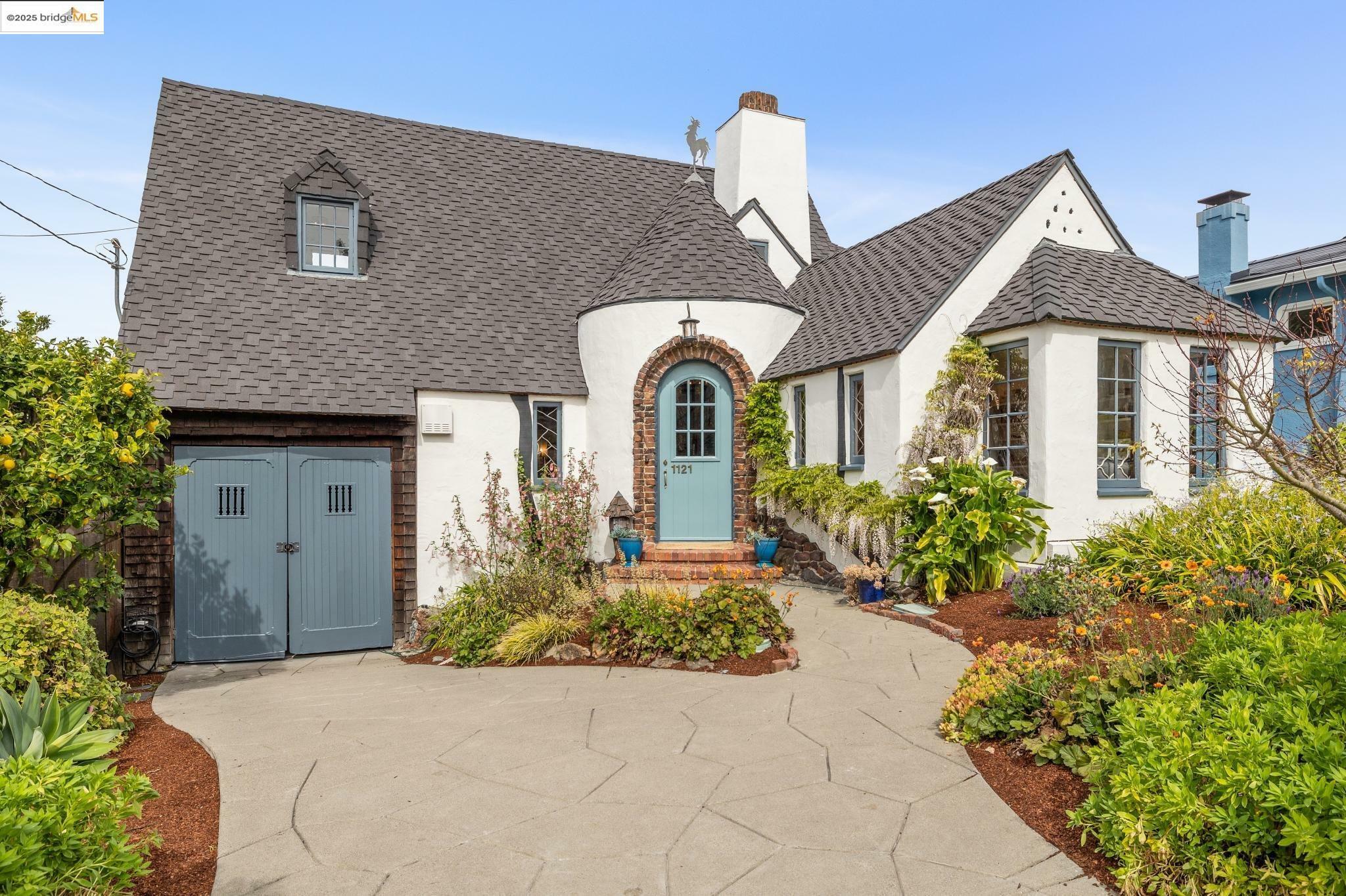 Property Photo: 1121 Winsor Ave CA 94610