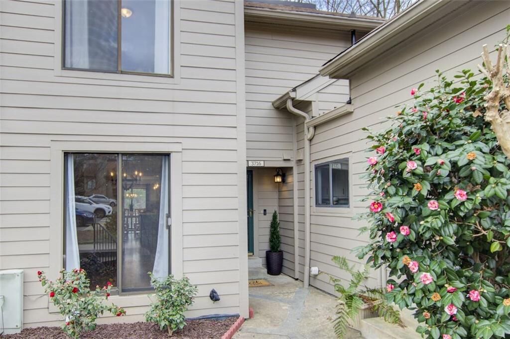 Property Photo: 3716 Stonewall Circle SE GA 30339