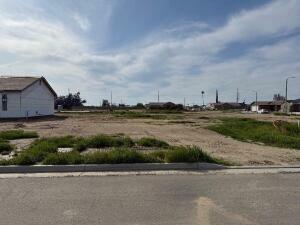 Property Photo:  1133 S Creekside Place E  CA 93257 