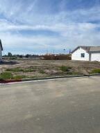 Property Photo:  1153 S Creekside Place E  CA 93257 