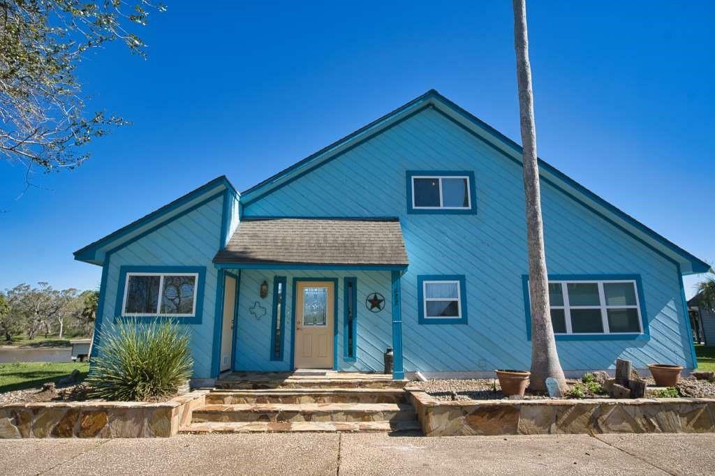 Property Photo: 122 Vivian Street TX 77422