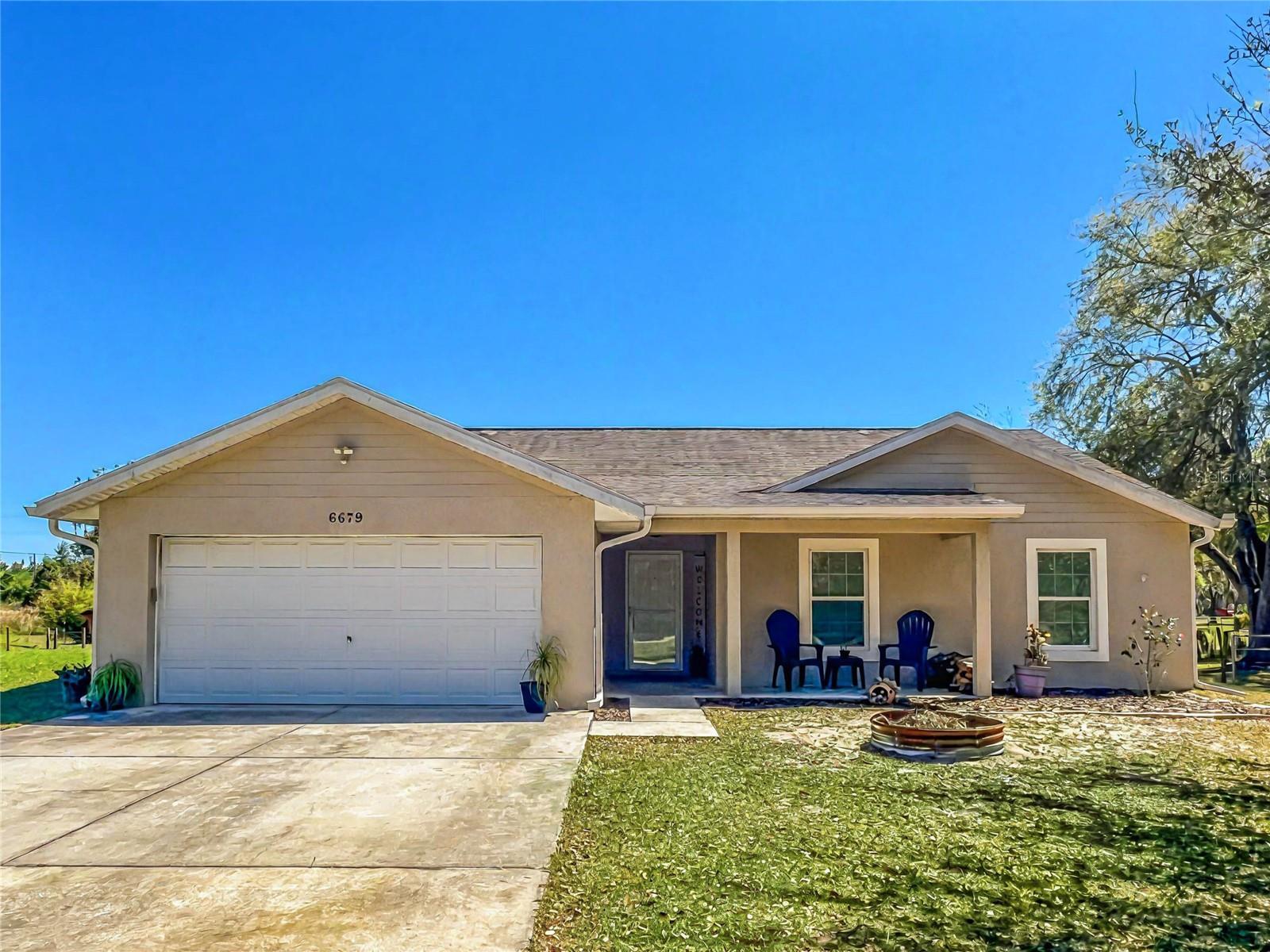 Property Photo: 6679 Cr 613 FL 33513