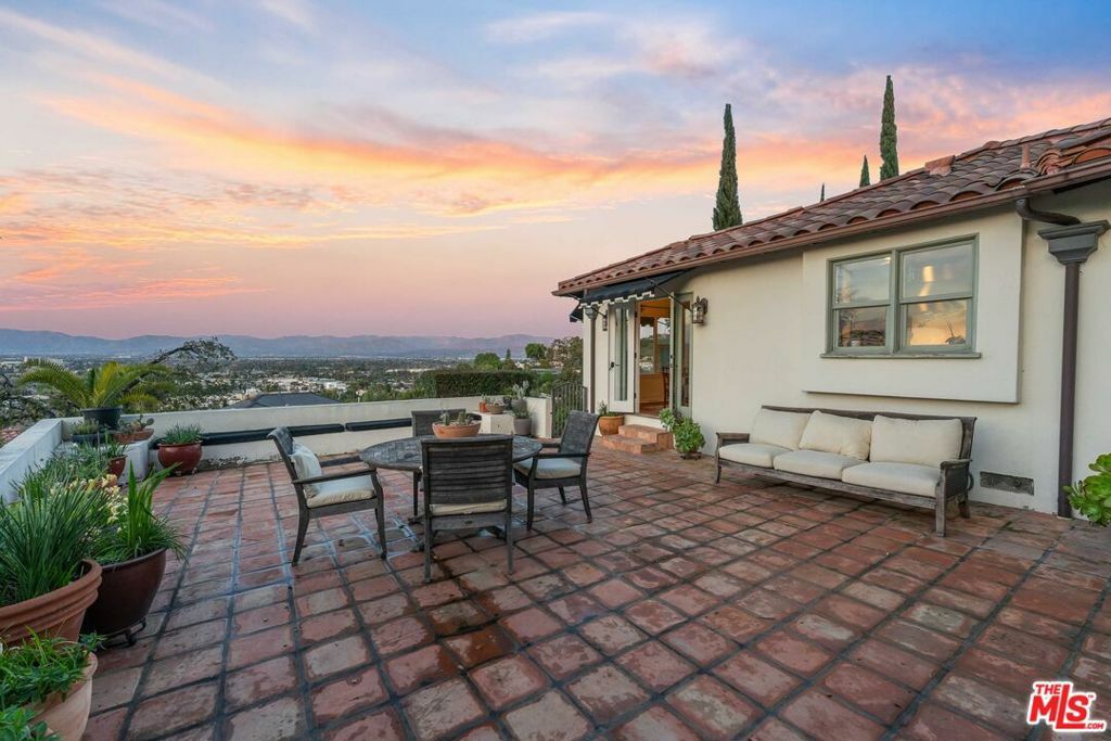 14878 Round Valley Drive  Sherman Oaks CA 91403 photo