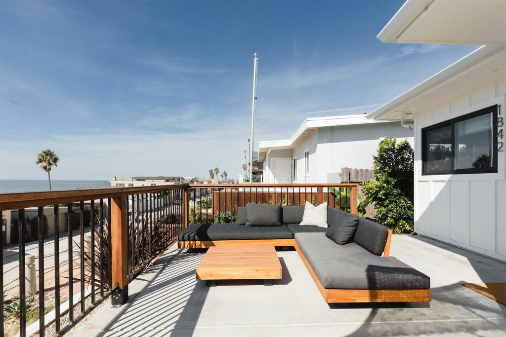 Property Photo: 1842 46 S Pacific Street CA 92054