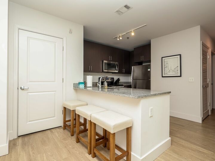 Property Photo:  514 Jackson Ave 201  MS 38655 