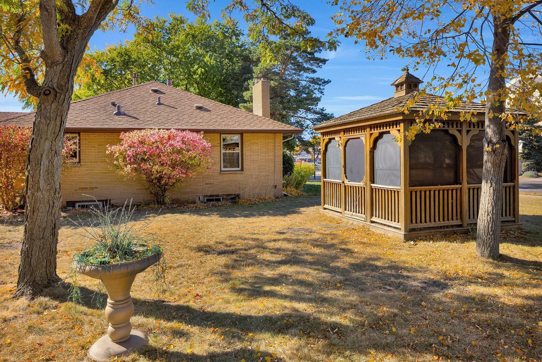 Property Photo: 4201 N 40th Avenue N MN 55422