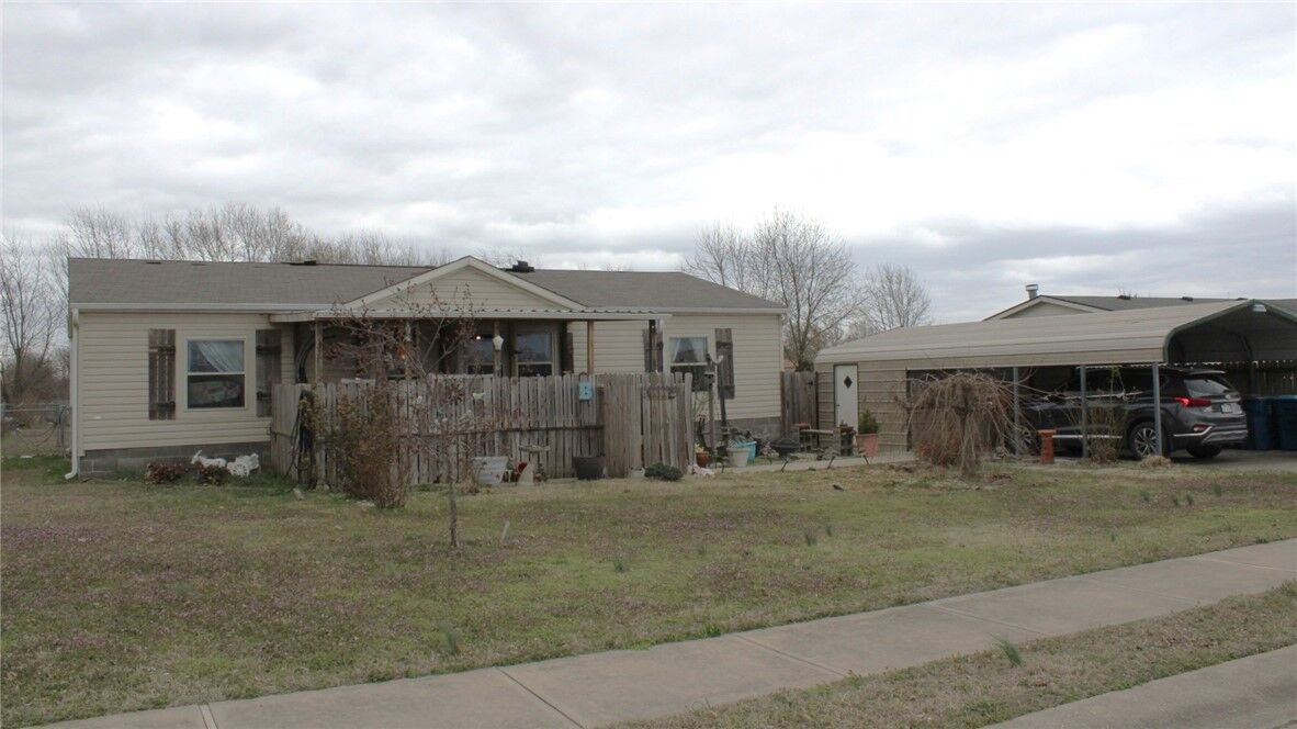Property Photo: 2340 John W Montgomery Circle AR 72751