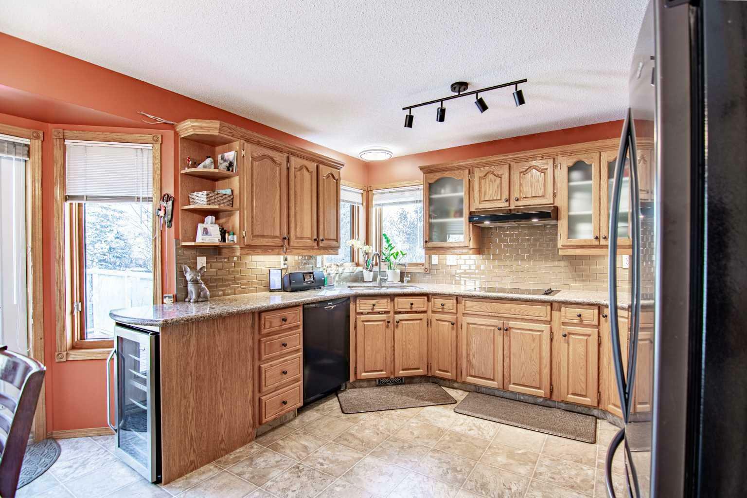 Property Photo: 93 Hathaway Lane AB T4L 1T4