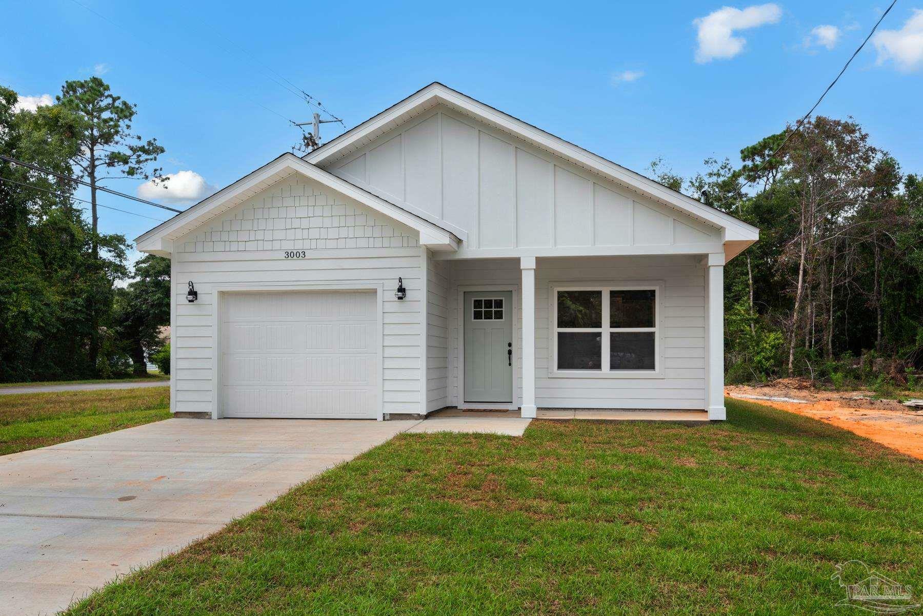 Property Photo:  3007 N 15th Ave  FL 32583 