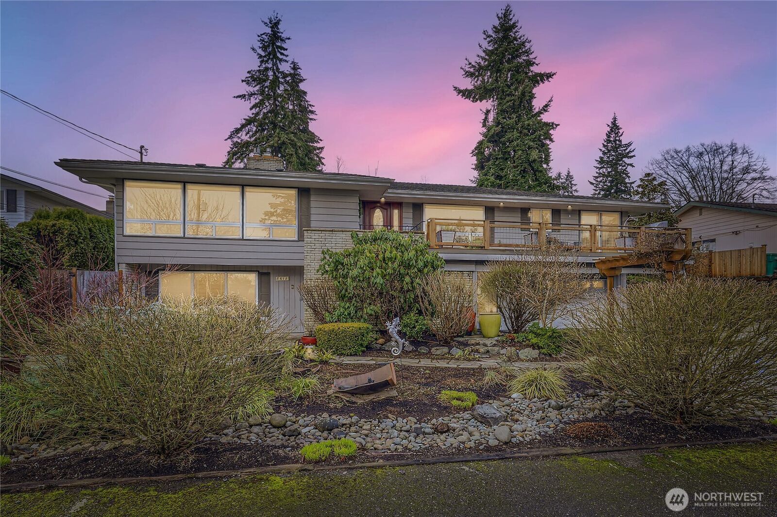 Property Photo:  8618  Cascadia Avenue  WA 98208 