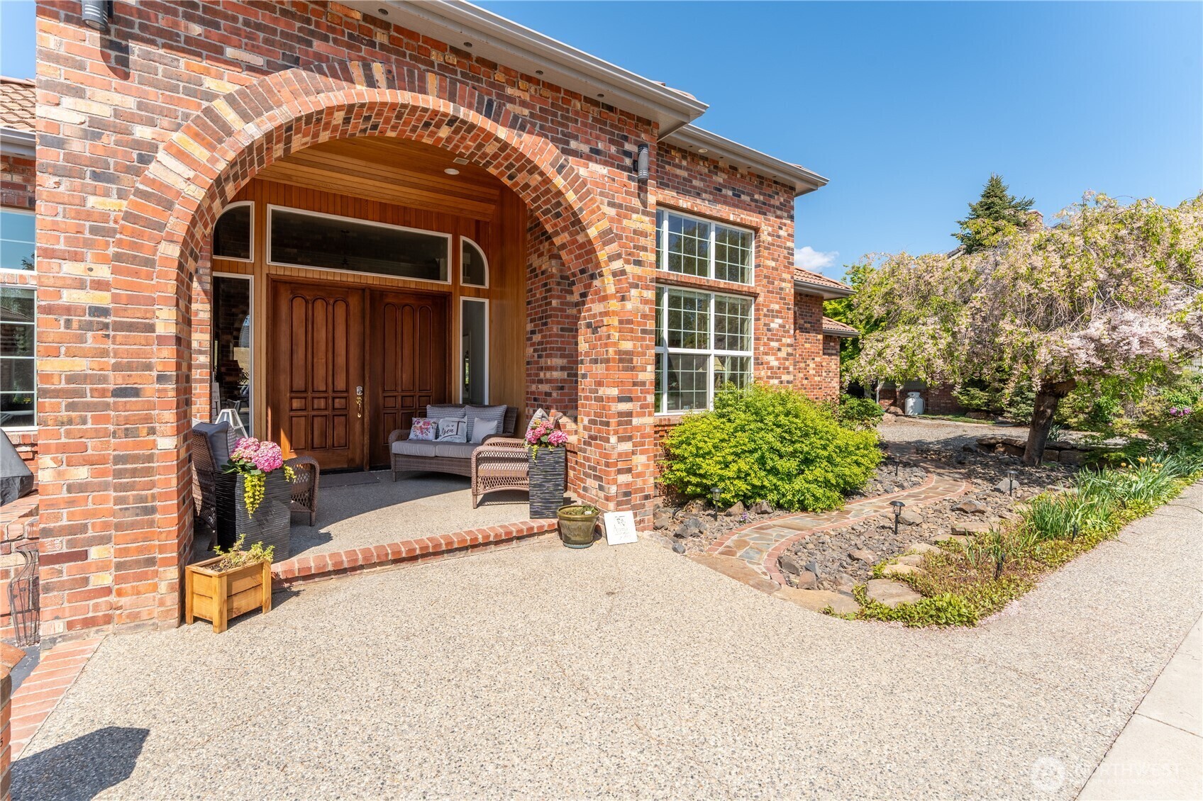 Property Photo: 2008 Broadview North WA 98801