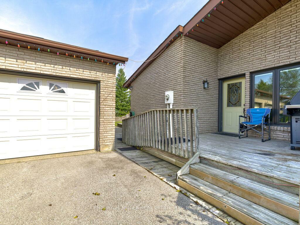 Property Photo: 11331 Amos Drive ON L0P 1B0