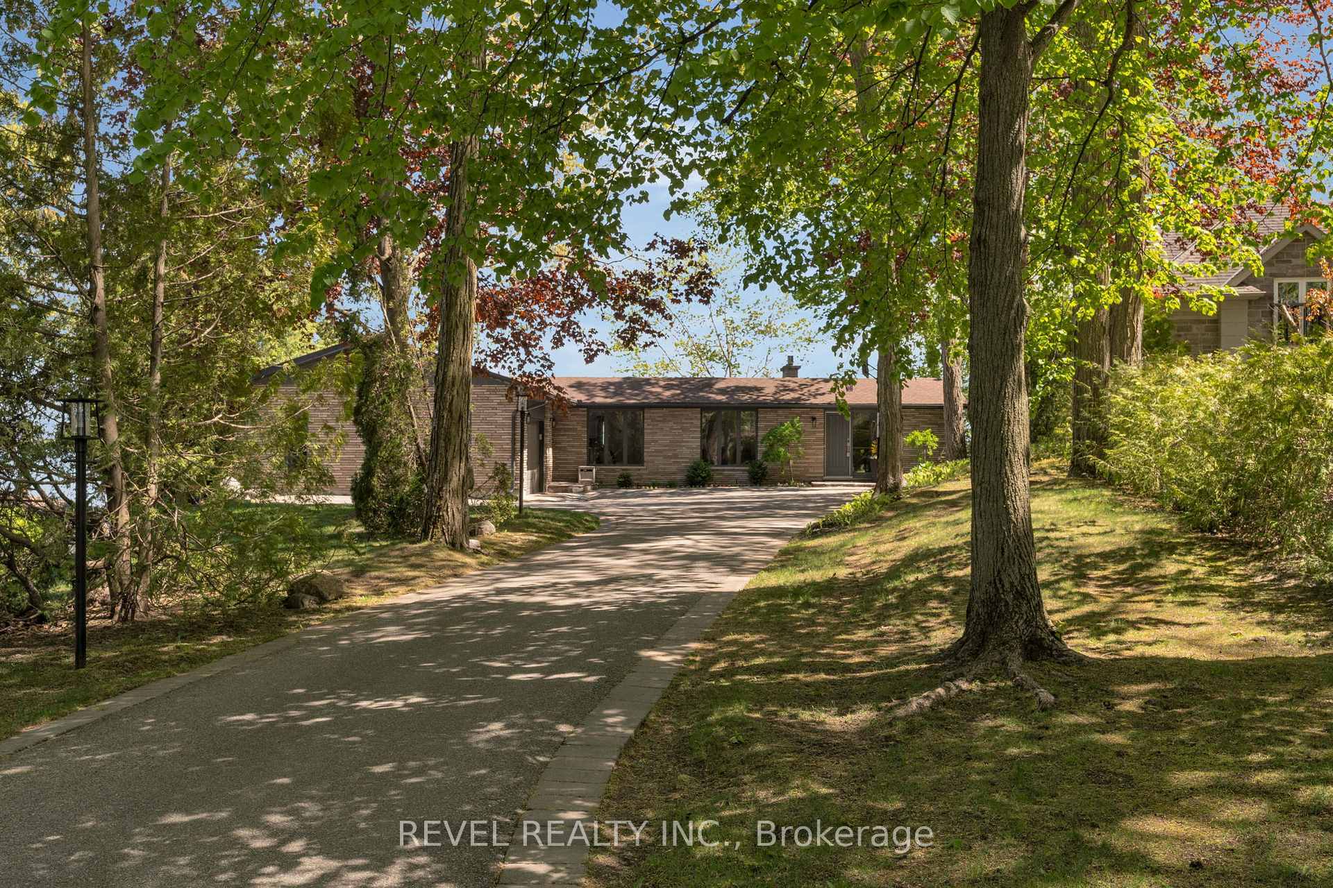 416 Bay Street  Orillia ON L3V 3X4 photo