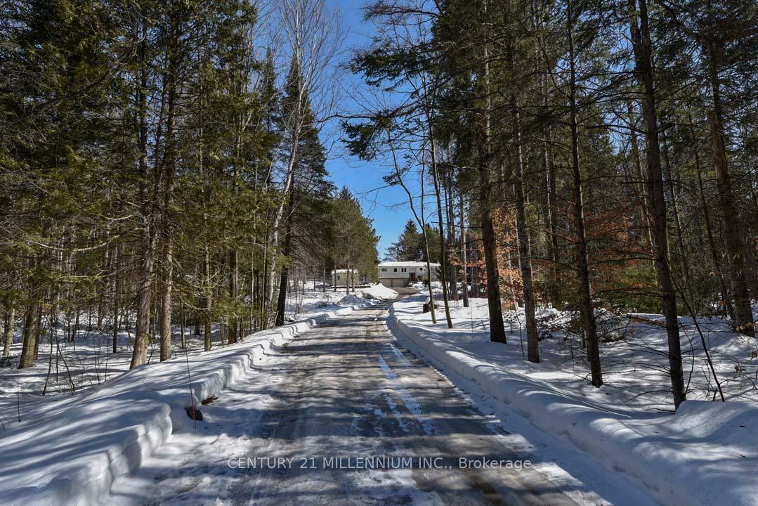 Photo de la propriété: 675231 Hurontario Street ON L9W 5S2