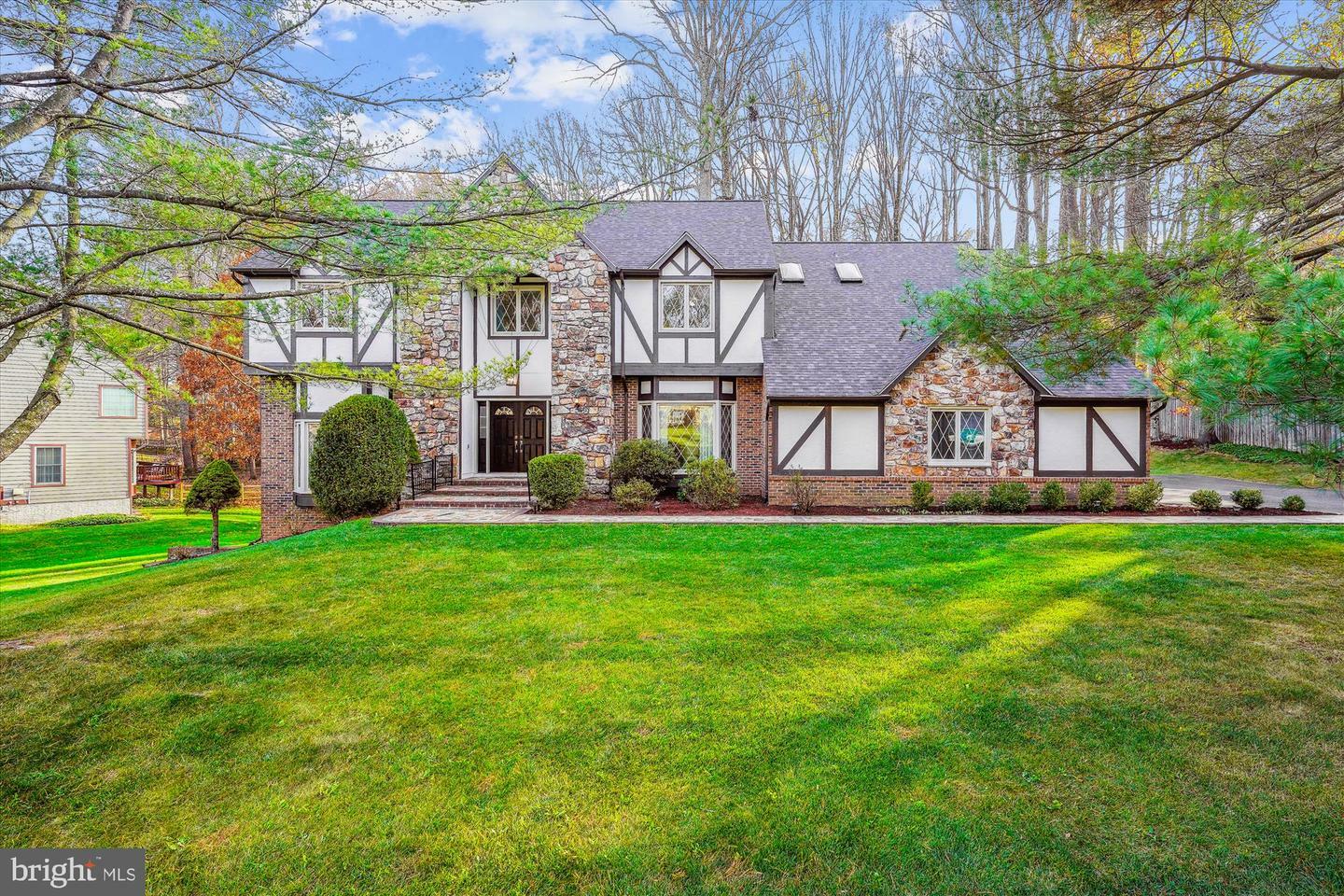 Property Photo: 10319 Hickory Forest Drive VA 22124