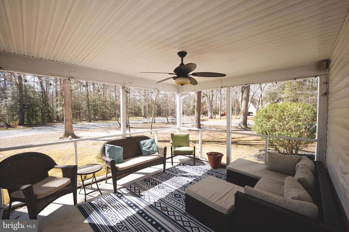 Property Photo:  1817 W Clear Lake Drive  MD 21804 