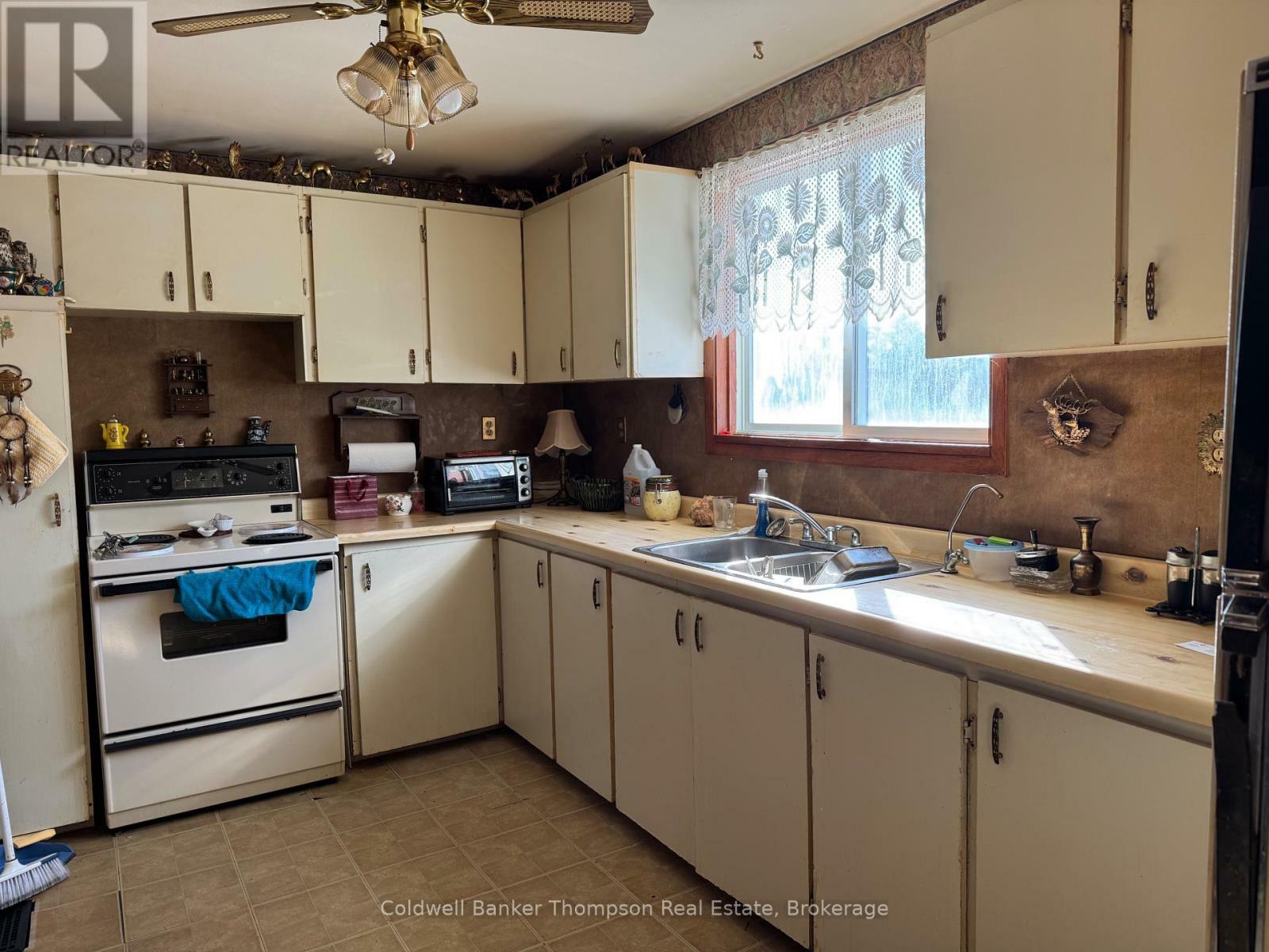 Photo de la propriété:  4689 518 West Highway  ON P0A 1Y0 
