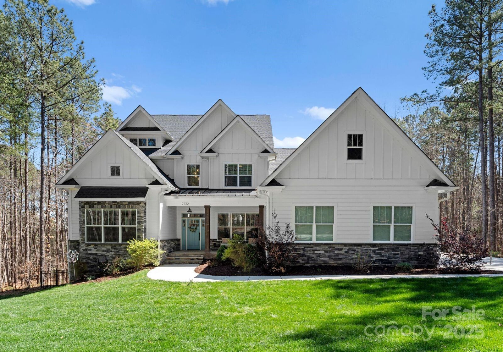 Property Photo: 7322 Bay Ridge Drive NC 28037
