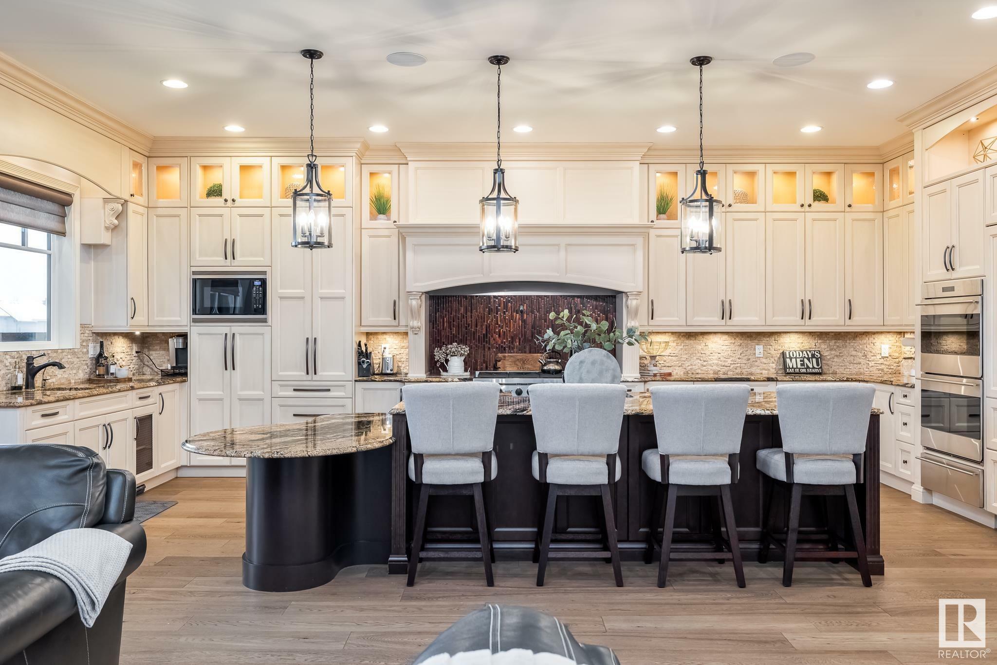 Property Photo: 2790 Wheaton Drive NW AB T6W 2M6
